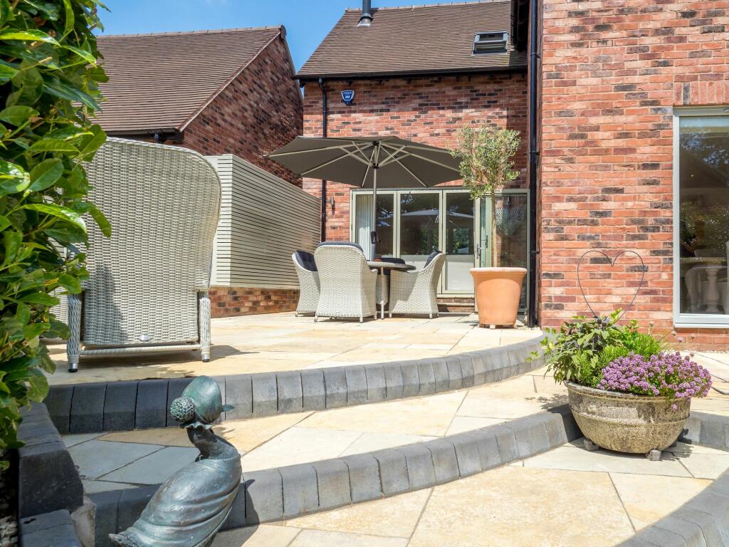 Additional image 23 of The Cedars on the Warwickshire Golf Course Estate in Leek Wootton, Kenilworth