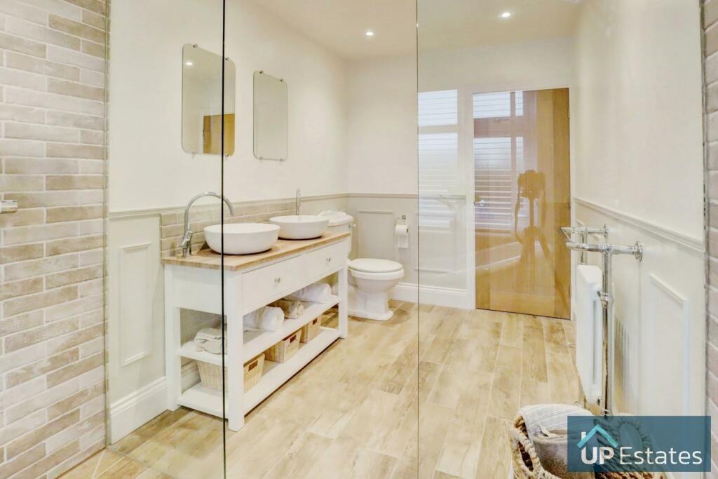 Additional image 21 of EXTENDED, RENOVATED DETACHED - Coventry Road, Bulkington