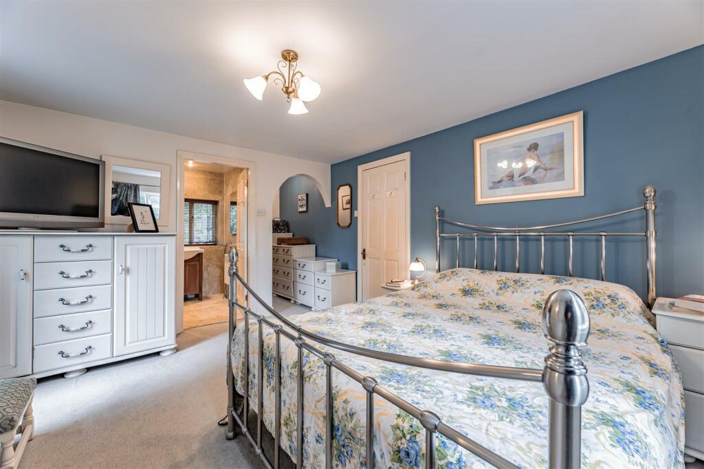 Additional image 25 of Exceptional detached period property tucked away on a quiet leafy road