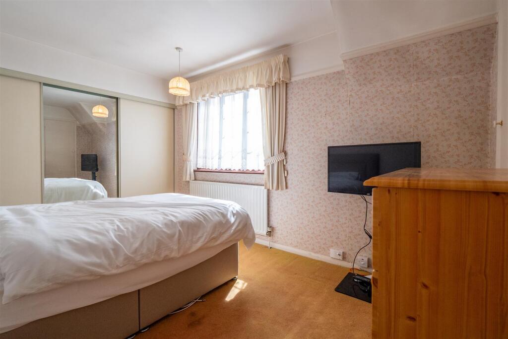 Additional image 18 of Bristol Road, Gravesend