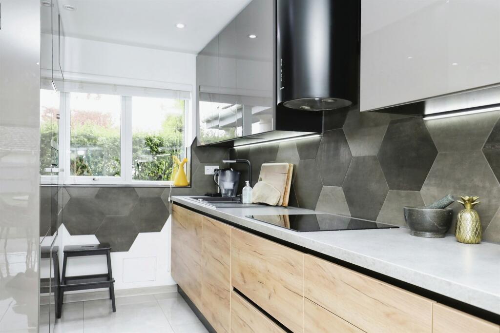 Additional image 2 of Hammerton Way, Wellesbourne, Warwick