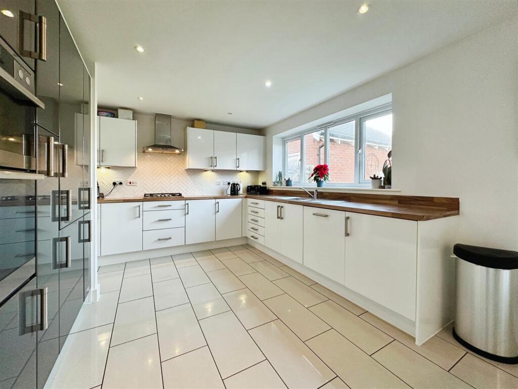 Additional image 34 of Emerson Close, Warwick