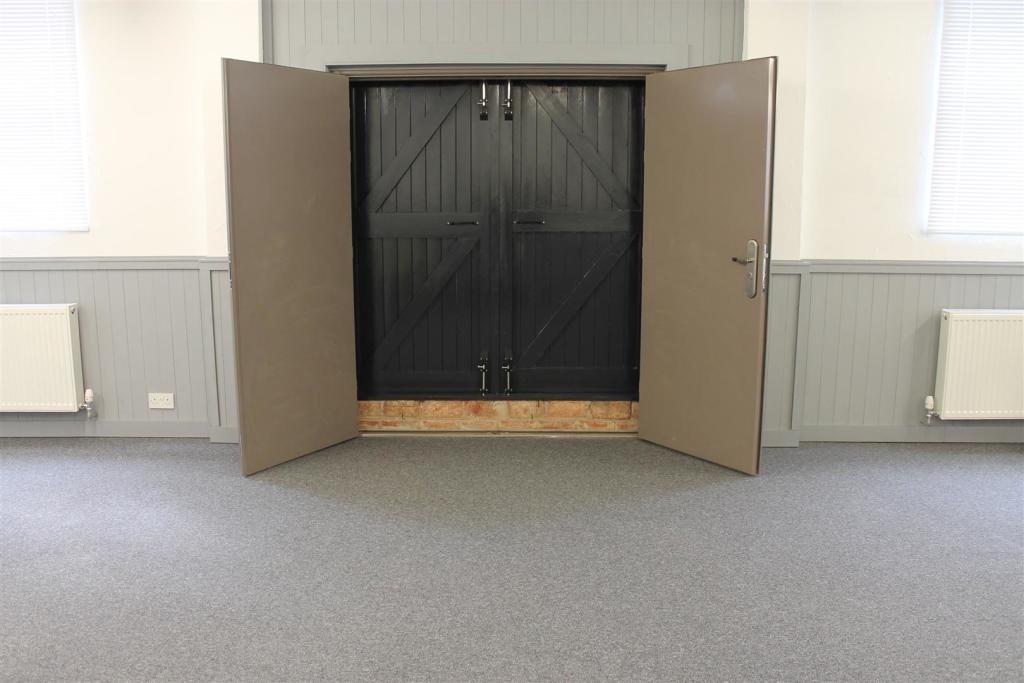 Additional image 4 of Holt Lane