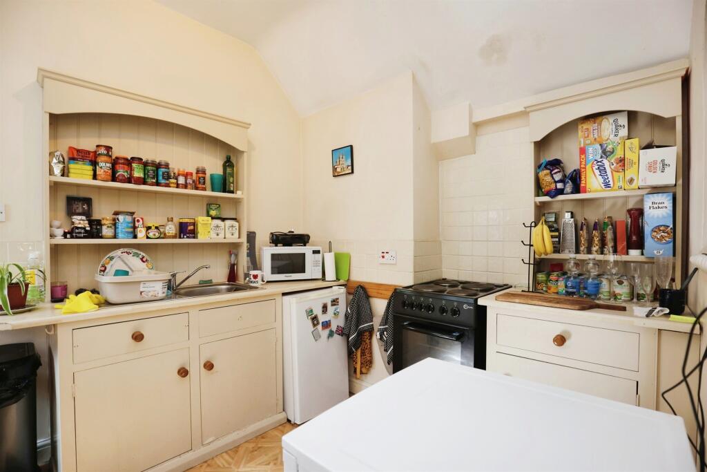 Additional image 9 of The Square, Kenilworth