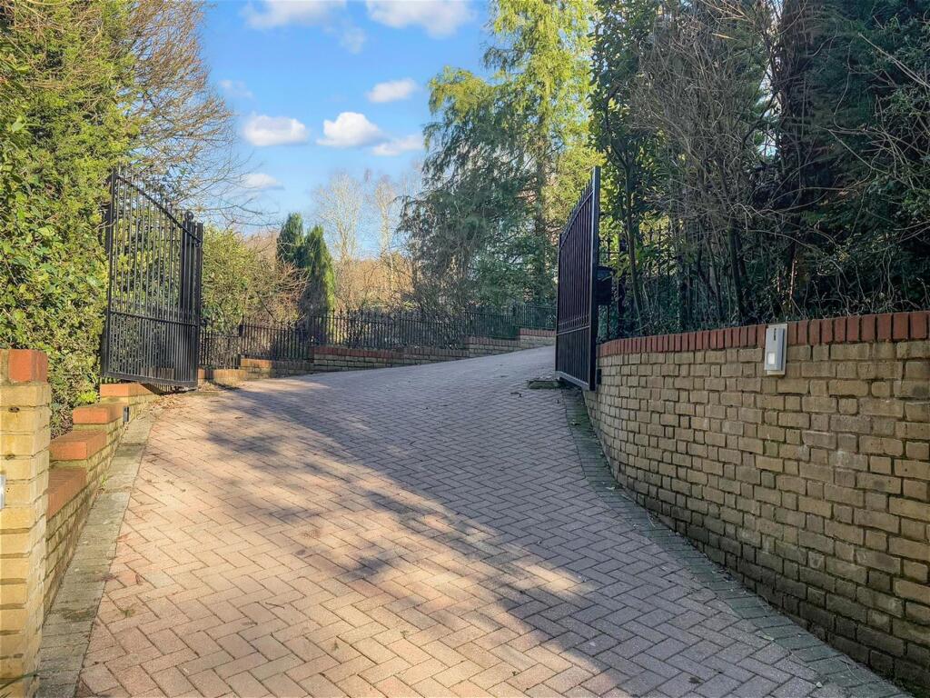 Additional image 11 of Rhododendron Avenue, Meopham, Kent