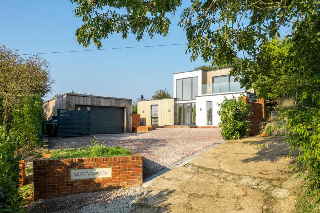 Additional image 10 of Canterbury Road, Folkestone, CT18