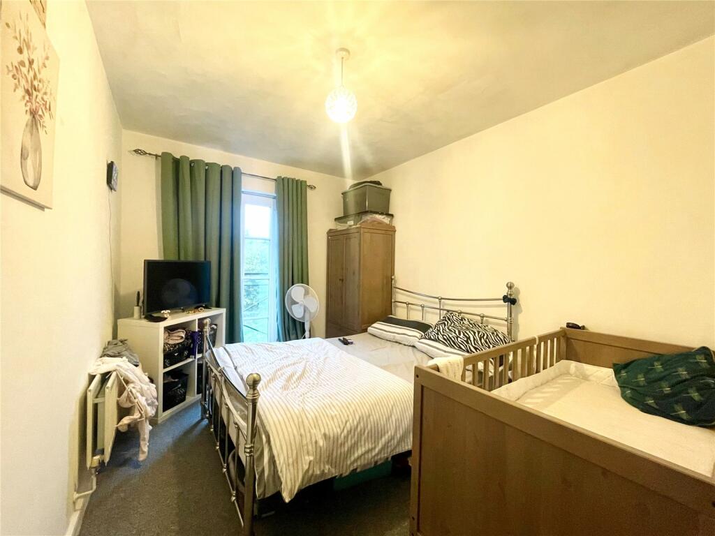 Additional image 4 of Sandpiper Close, Greenhithe, Kent, DA9