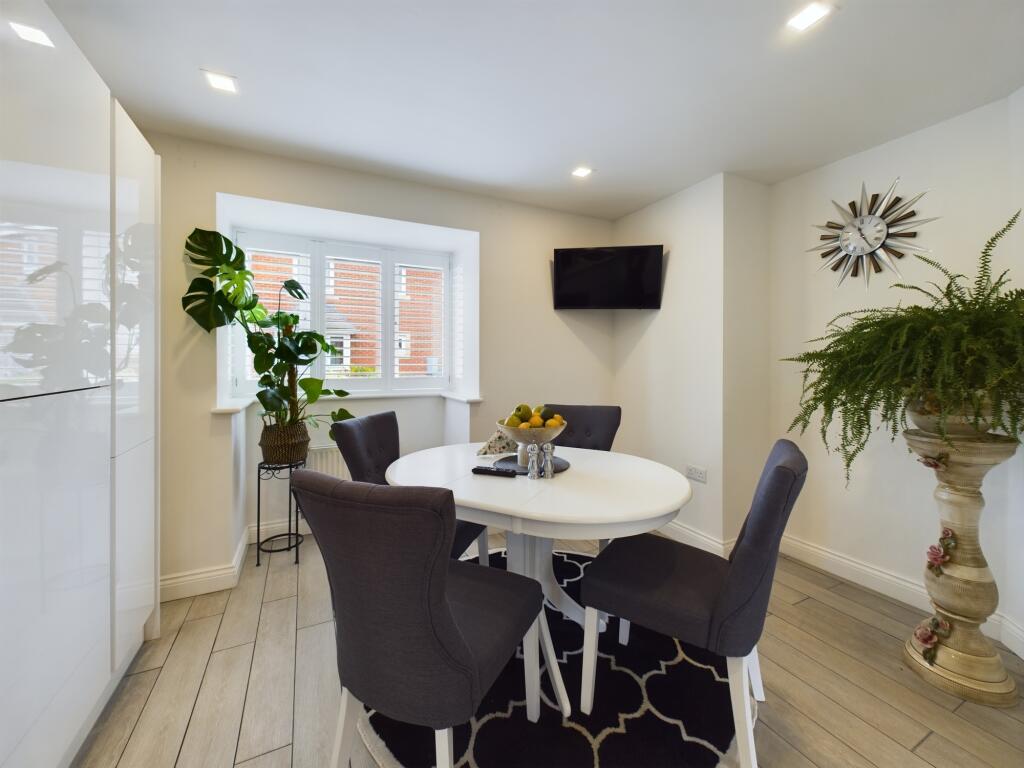 Additional image 3 of Persian Close, City Point