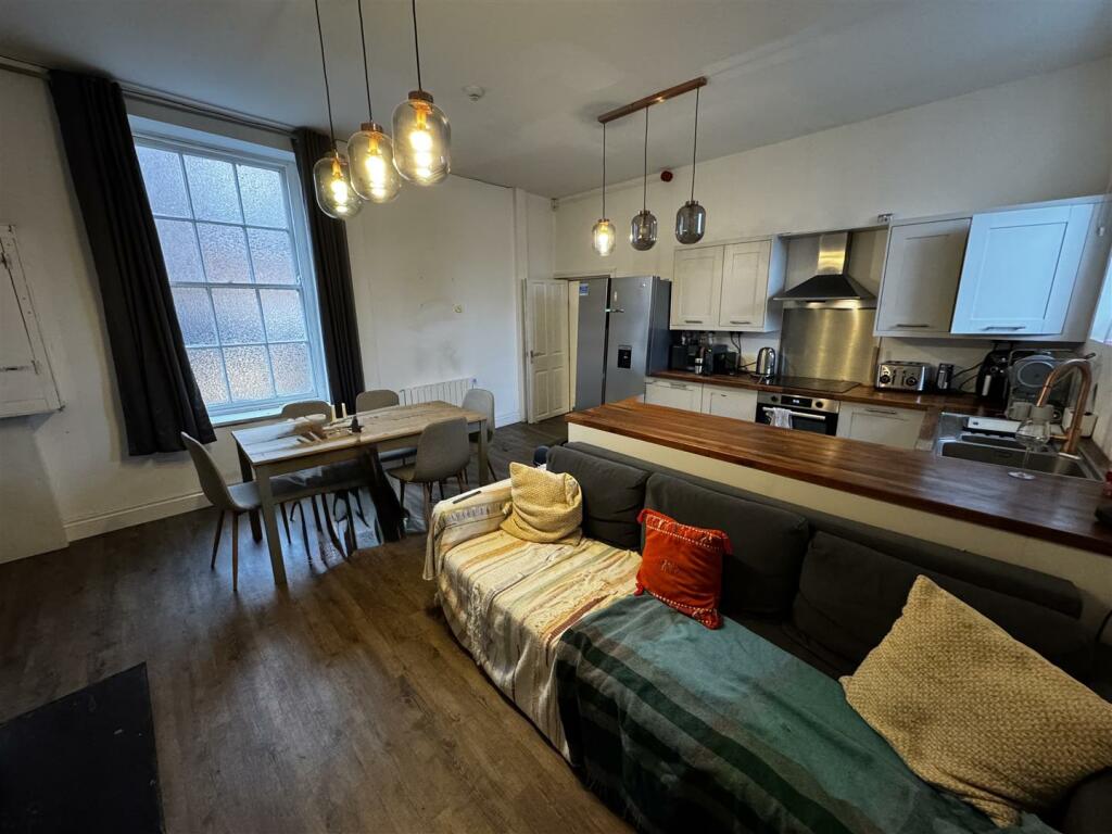 Additional image 2 of Saddler Street, Durham