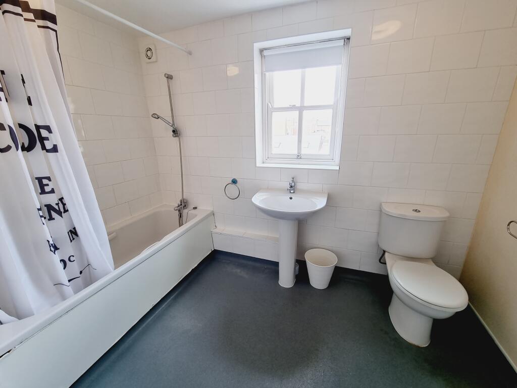 Additional image 8 of Flat 2, 131-135 Regent Street, Leamington Spa