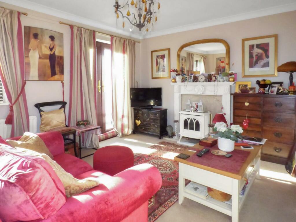 Additional image 12 of Lock Close, Stratford-upon-Avon