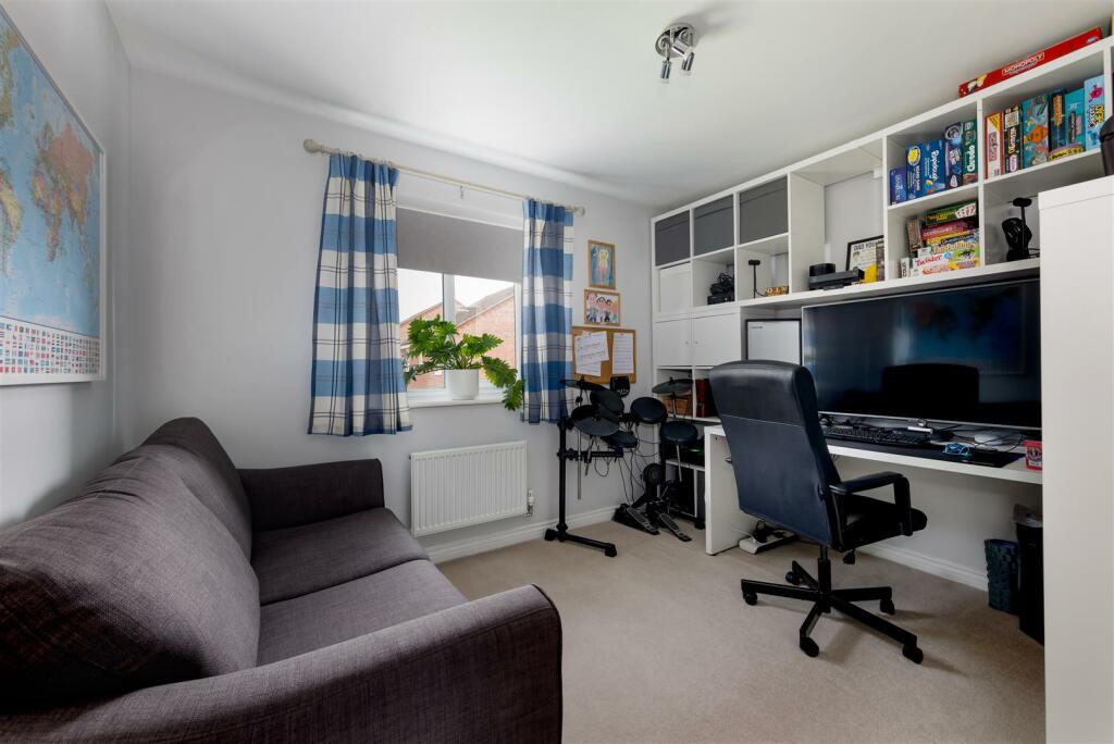 Additional image 21 of Brackley Crescent, Warwick