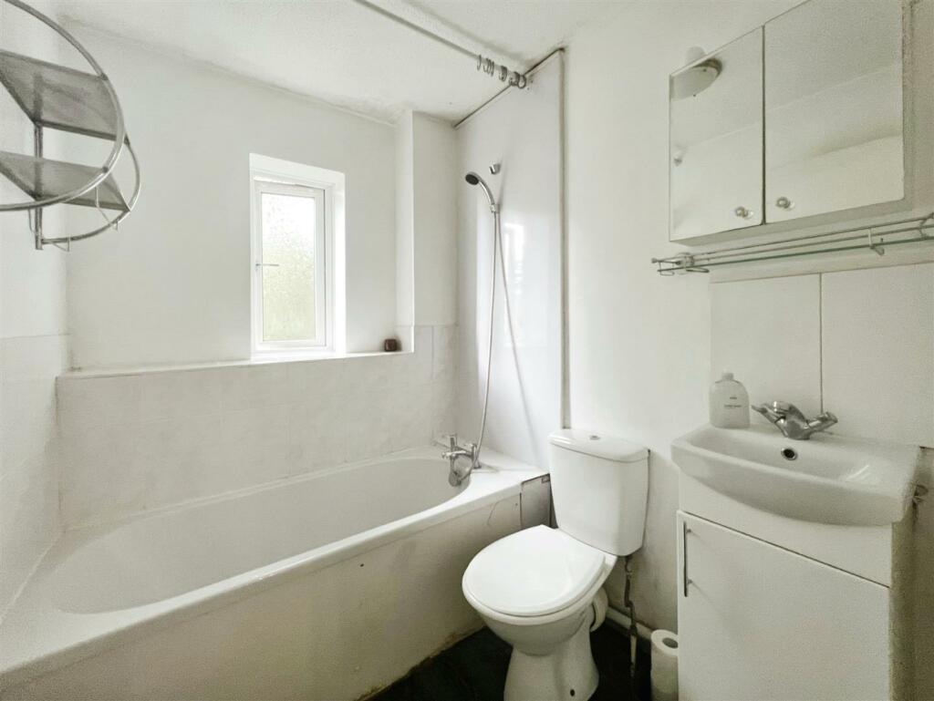 Additional image 9 of Ginkgo Walk, Leamington Spa