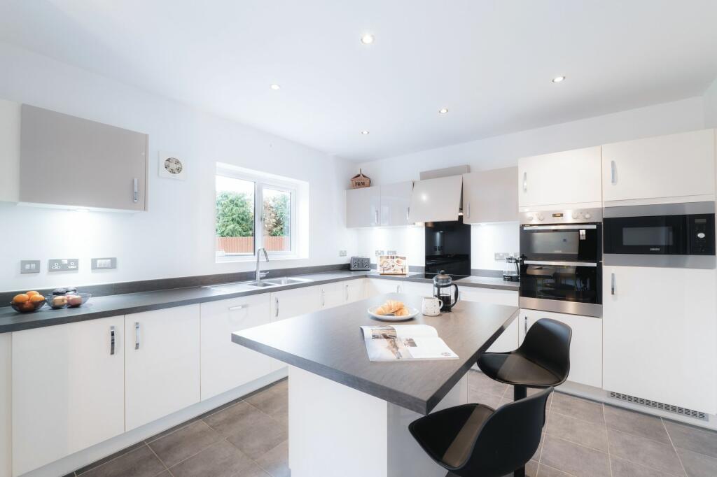 Additional image 10 of Over 2100 square feet on a large plot