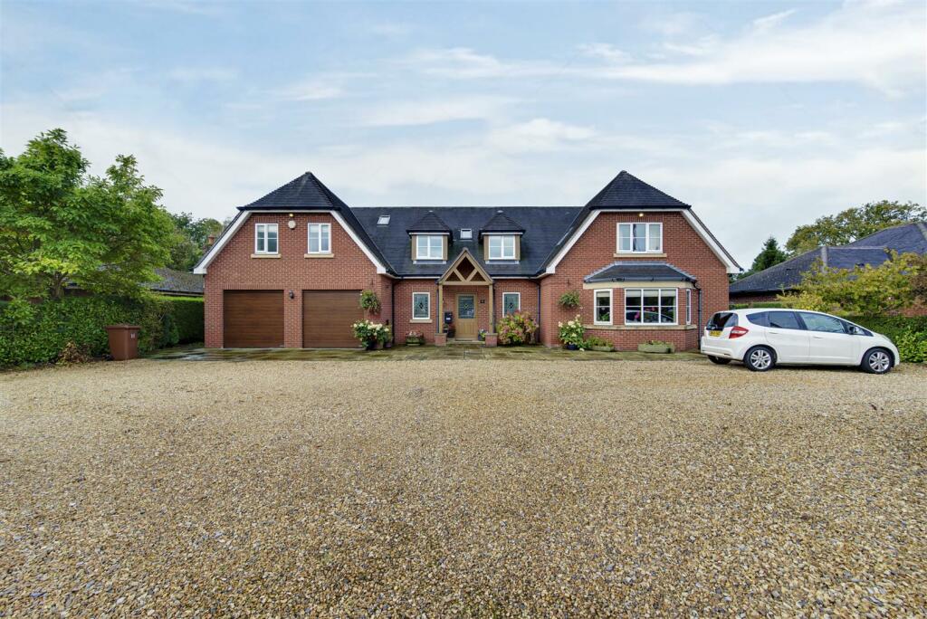 Additional image 60 of Spacious home on the exclusive Blackfirs Lane, Somerford, Congleton