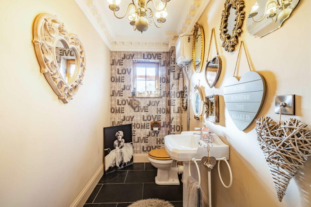 Additional image 10 of Luxury Home On Weston Lane, Bulkington, CV12 9RX