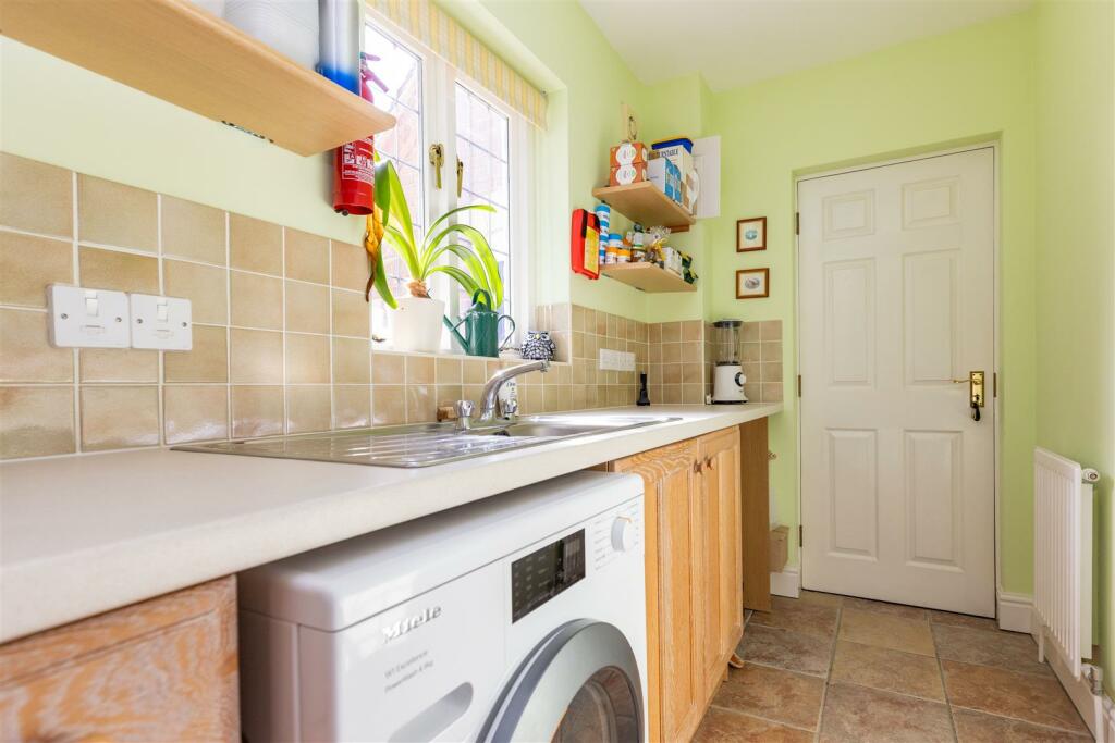 Additional image 9 of Walton Way, Wellesbourne