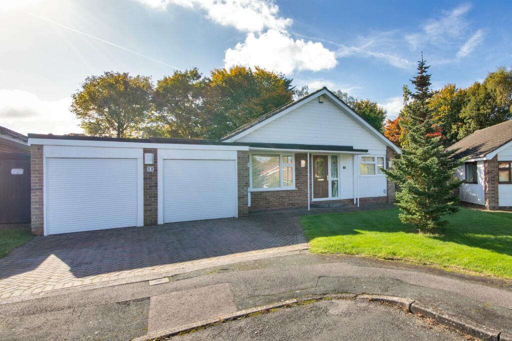 Primary image of Silver Birch Avenue, Meopham, Gravesend, Kent, DA13