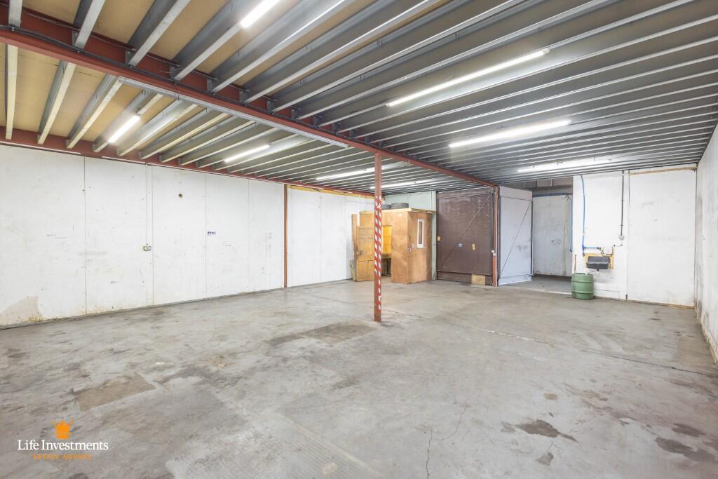 Additional image 9 of Straight Mile, CV23