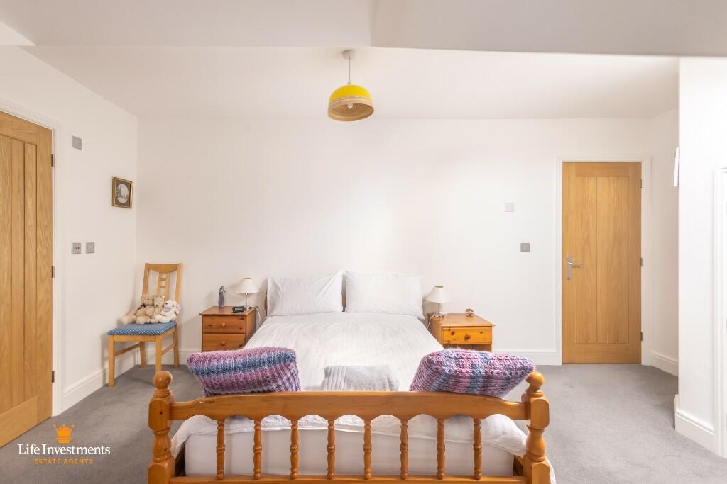 Additional image 50 of Coombe Road, Rugby, Warwickshire, CV23