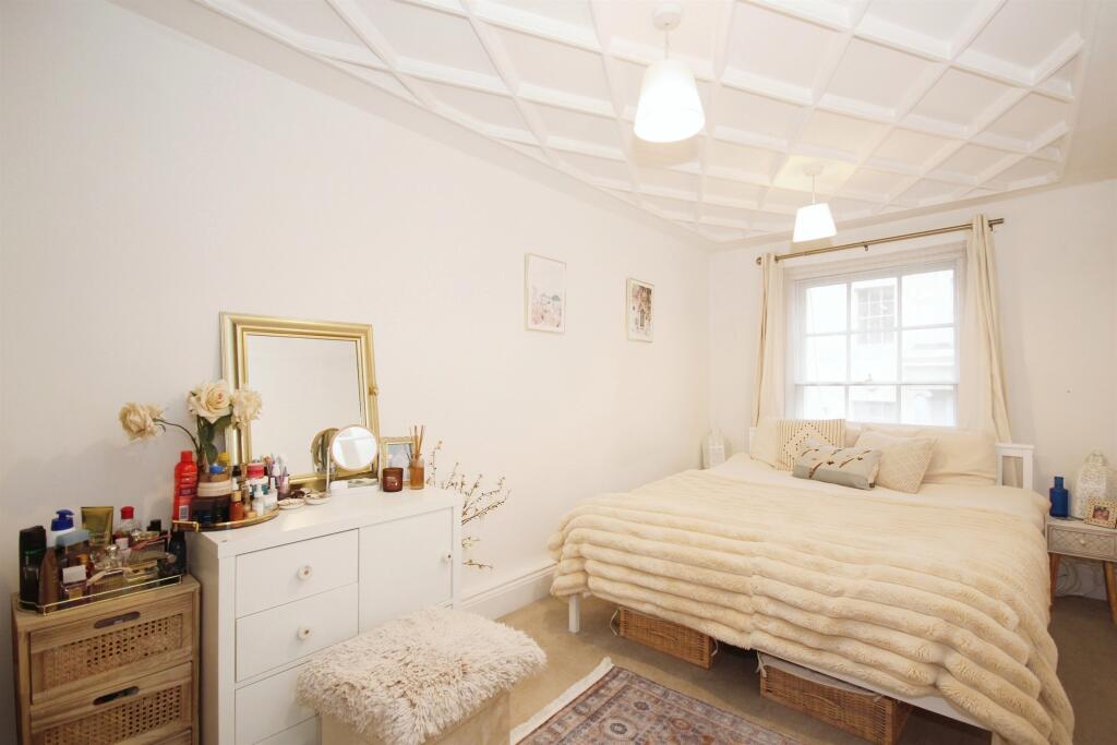 Additional image 3 of Neville Court, Jury Street, Warwick