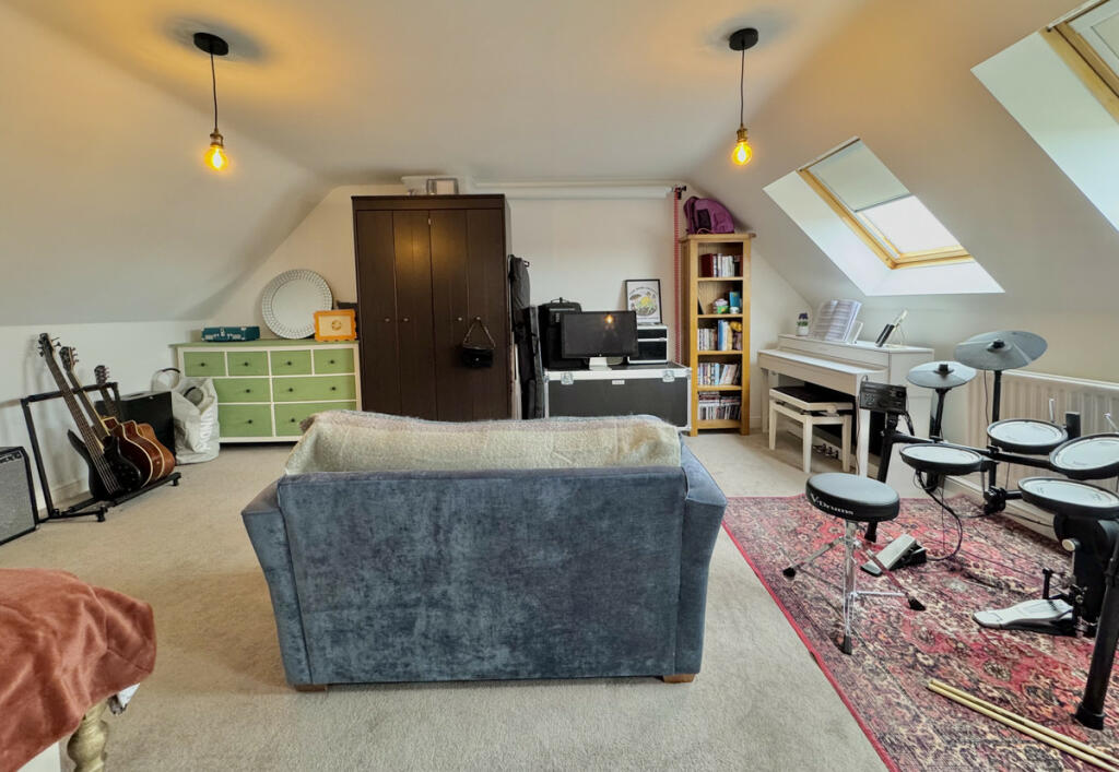 Additional image 25 of Warwick Gates, Luxury Interior, 3300 Sq Ft PX considered