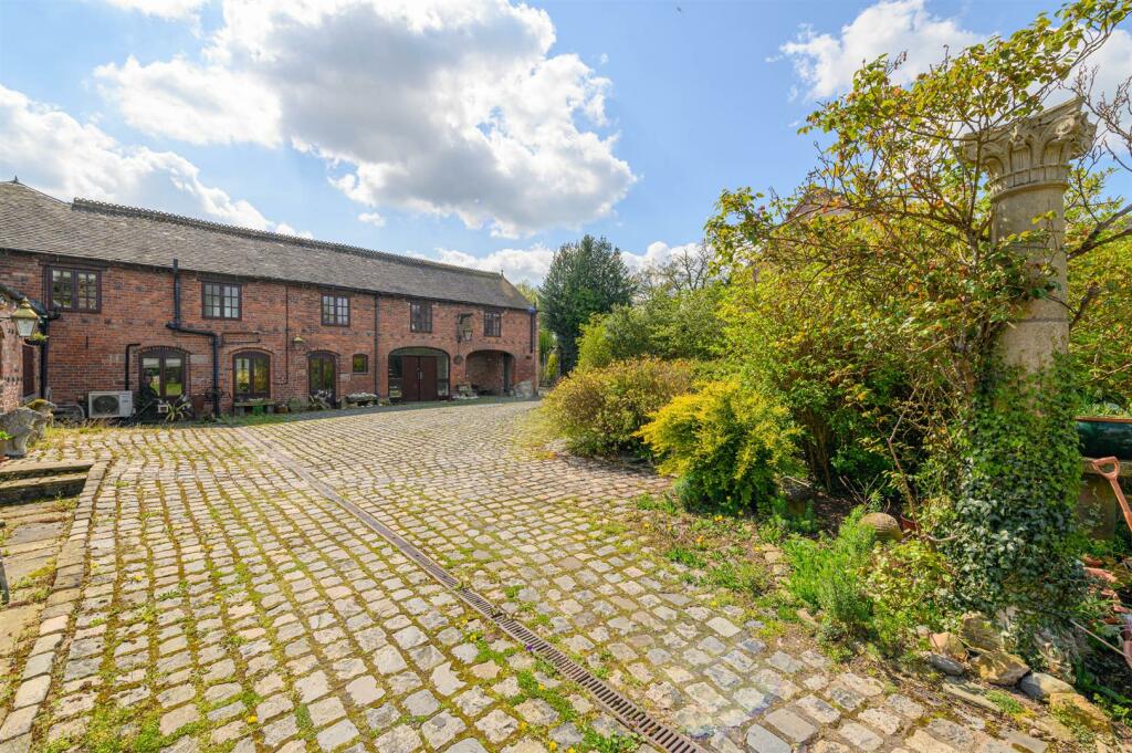 Additional image 14 of Oak Bank Barn & French Barn, Heatley Lane, Broomhall, Nantwich