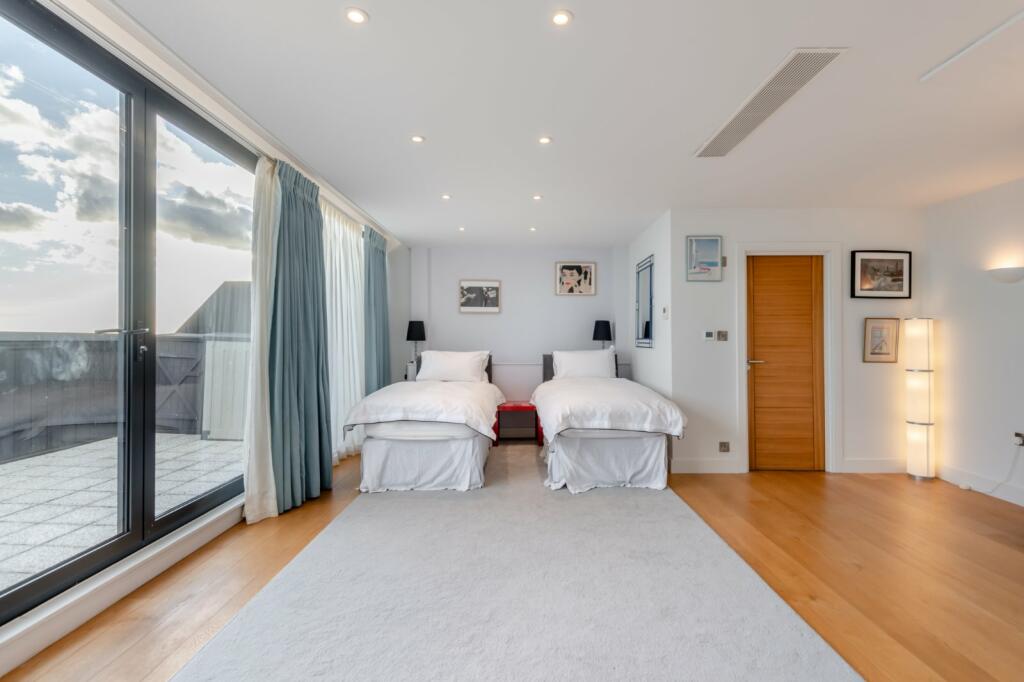 Additional image 12 of Bay, 98 St Leonards Road, Hythe, Kent