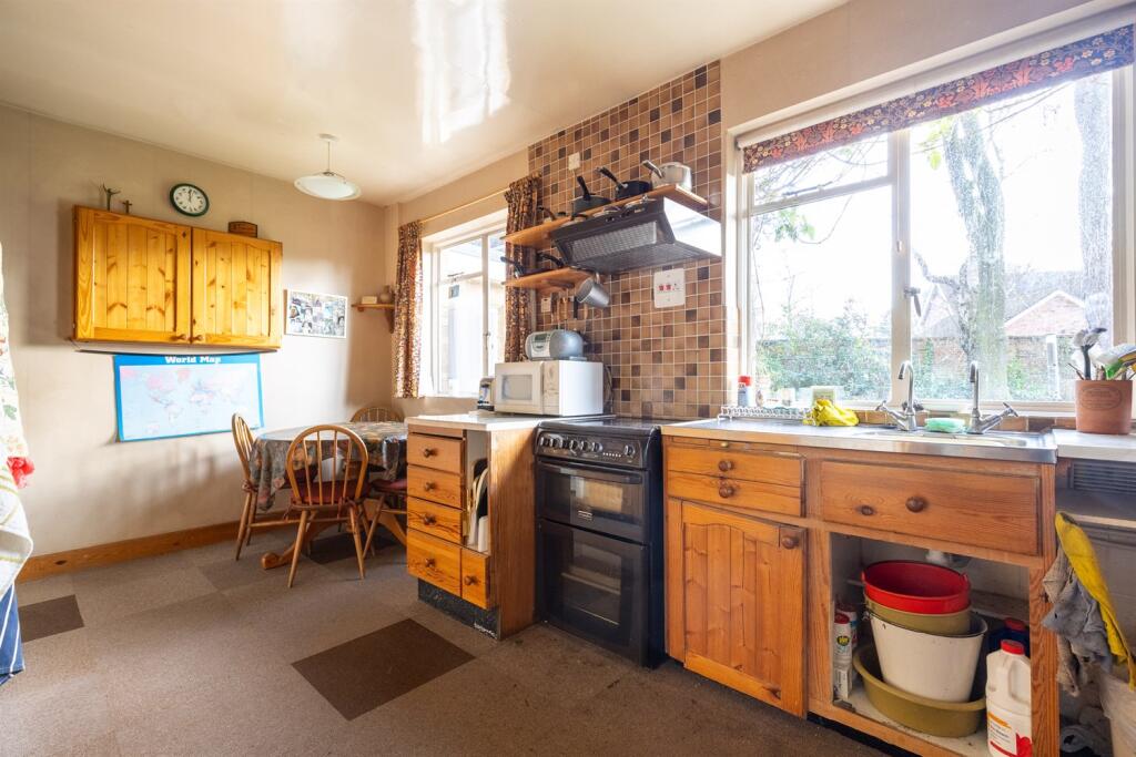 Additional image 13 of Sandiway village set in 0.63 acre