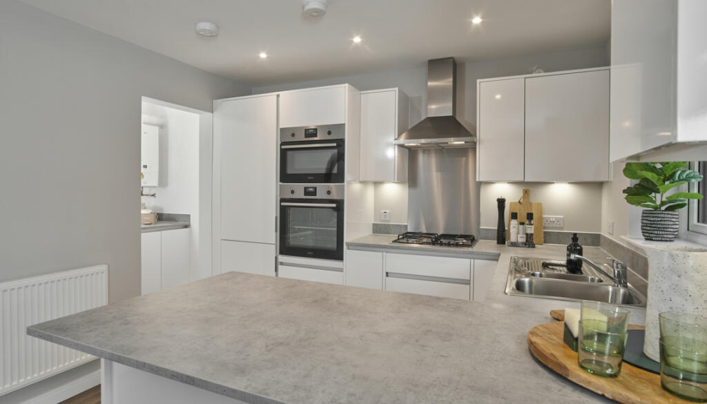 Additional image 6 of Whiting Avenue, Greenhithe, Kent, 
DA9 9YW.