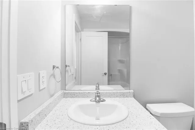 Additional image 31 of 17 Laguna Village Cres