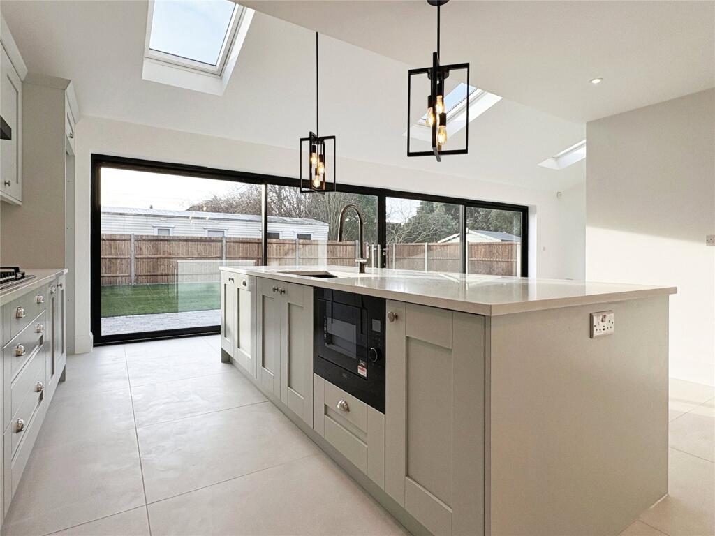 Additional image 5 of Coutts Avenue, Shorne, Gravesend, Kent, DA12