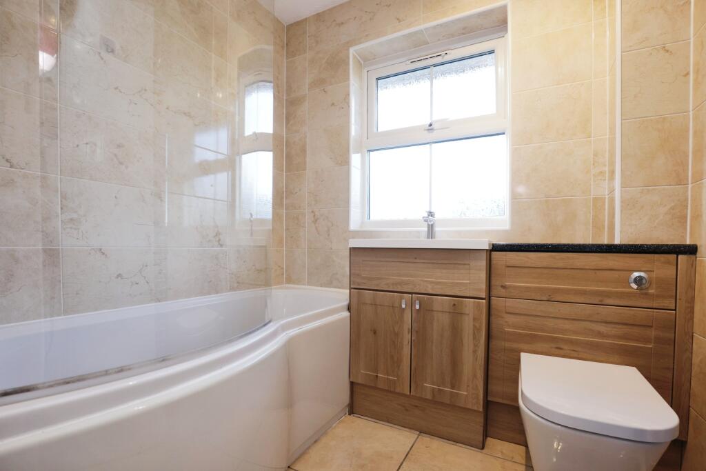 Additional image 8 of Ascot Close, Stratford-upon-avon, CV37