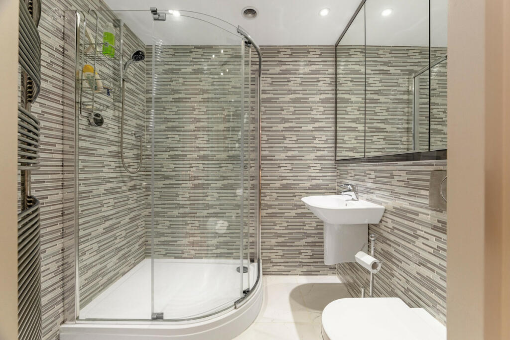 Additional image 26 of Parade, Leamington Spa, Warwickshire CV32 4DG