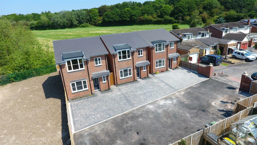 Hillside Drive, Chapel Lane