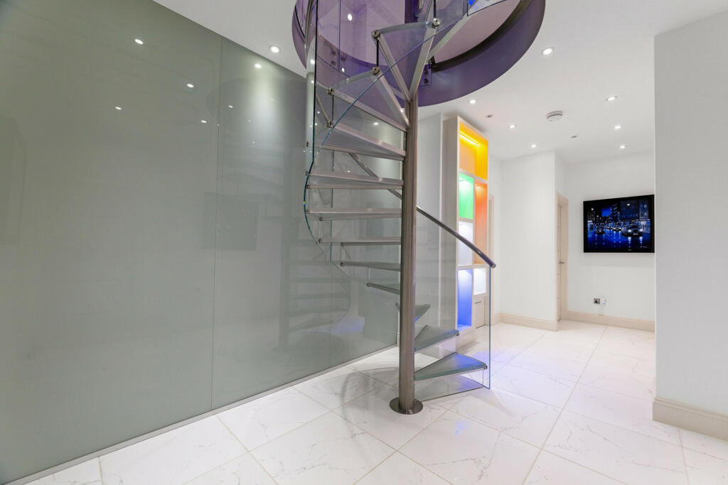 Additional image 11 of Parade, Leamington Spa, Warwickshire CV32 4DG