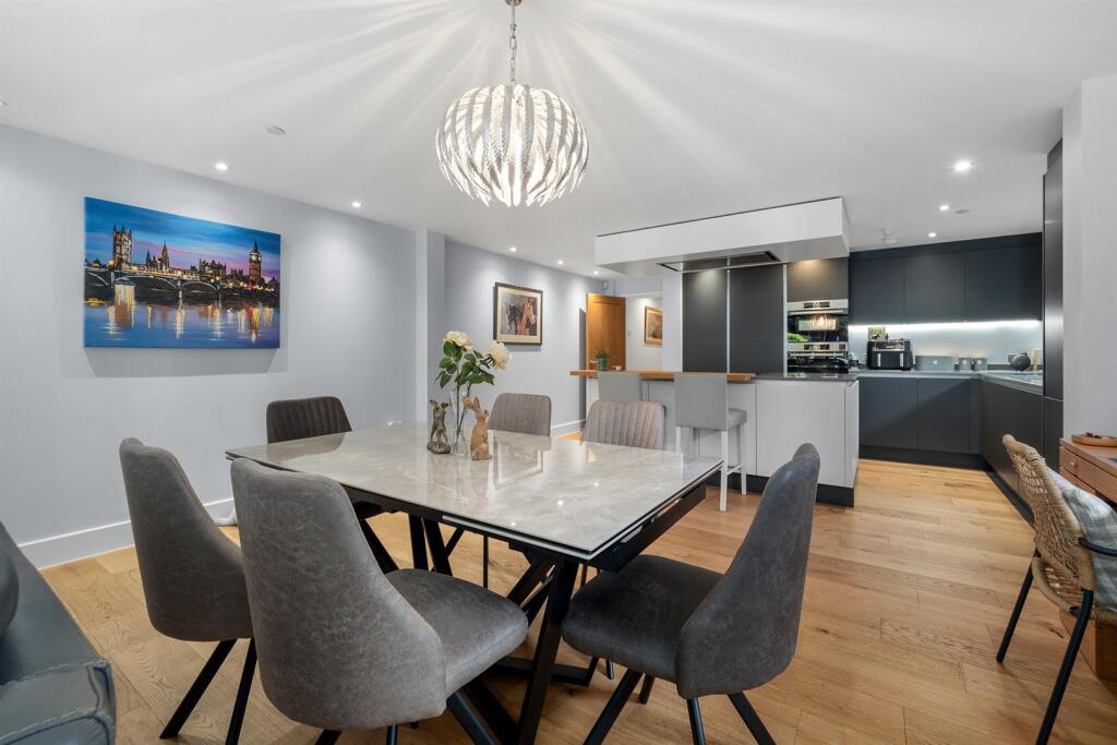 Additional image 25 of Swans Nest Lane, Stratford-Upon-Avon