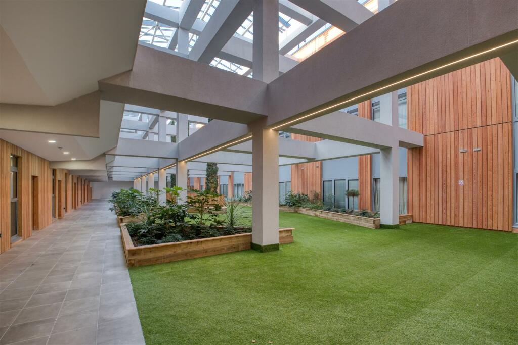 Additional image 8 of The Co-operative, Corporation Street, Coventry  ** BEAUTIFUL THROUGHOUT **