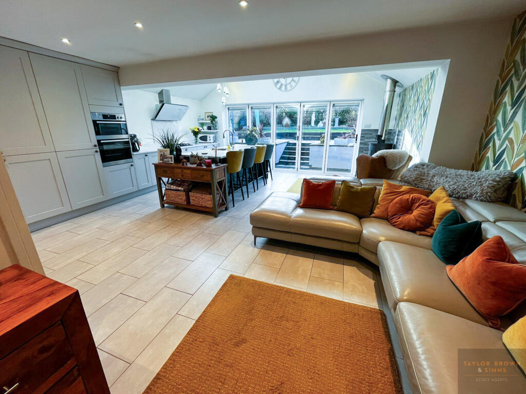 Additional image 10 of England Crescent, Heanor, Derbyshire