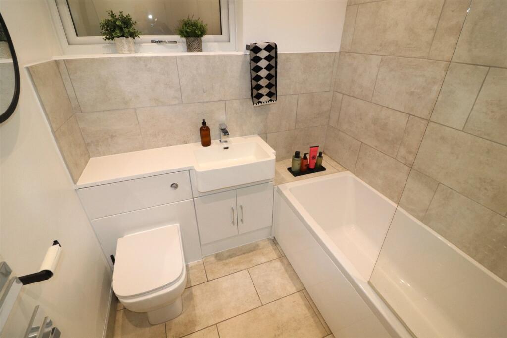 Additional image 10 of Oakdene Avenue, Erith, DA8