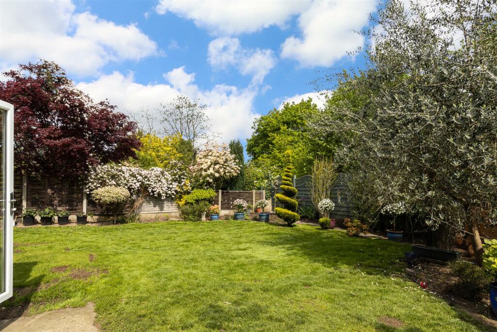 Additional image 29 of Cob Drive, Shorne,