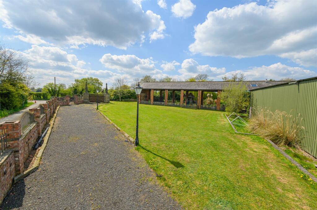 Additional image 25 of Oak Bank Barn & French Barn, Heatley Lane, Broomhall, Nantwich