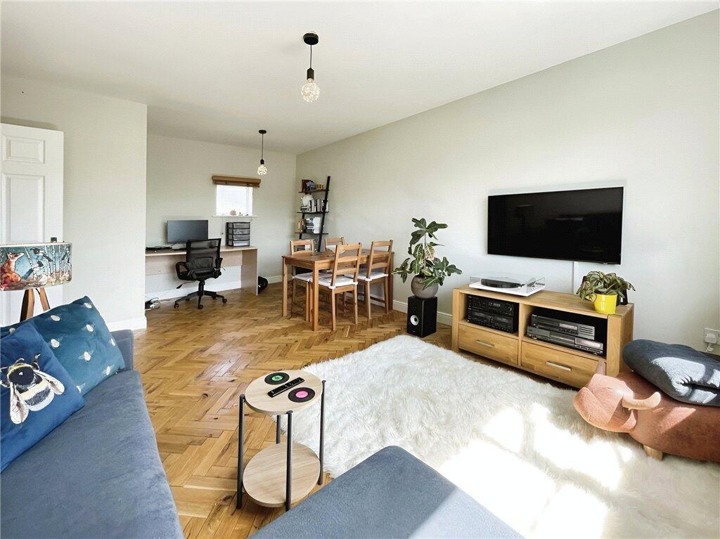 Additional image 10 of Harbourne Close, Kenilworth, Warwickshire