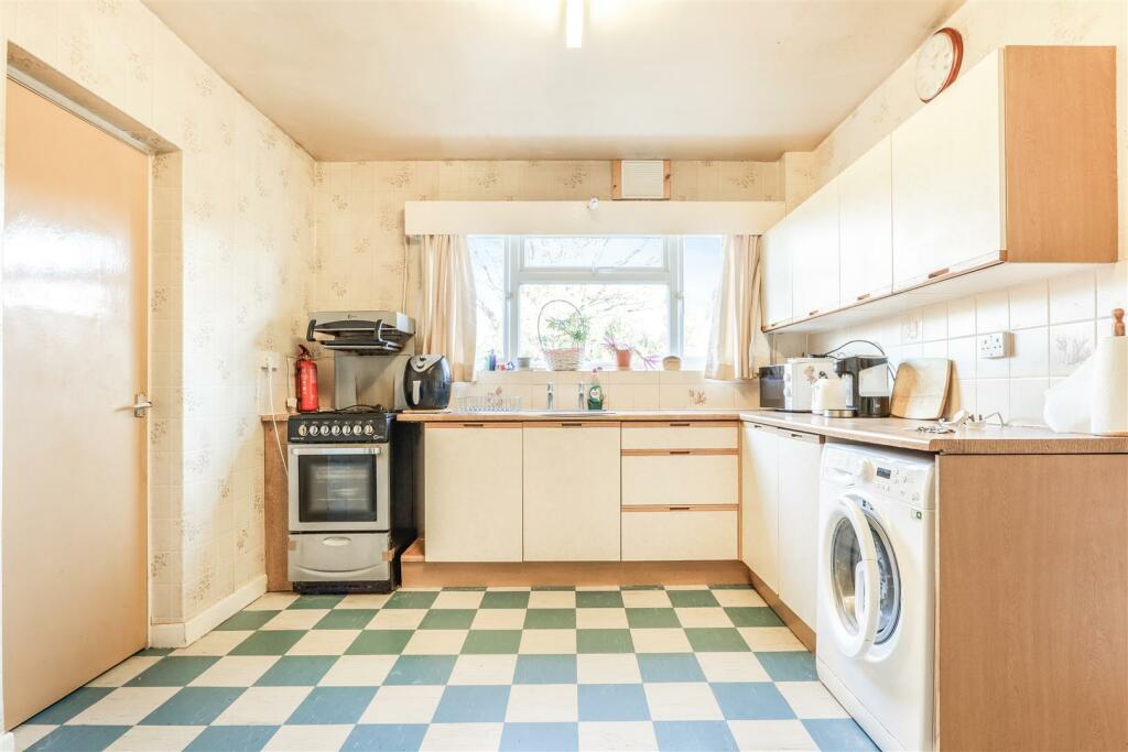 Additional image 10 of Sunningdale Avenue, Kenilworth