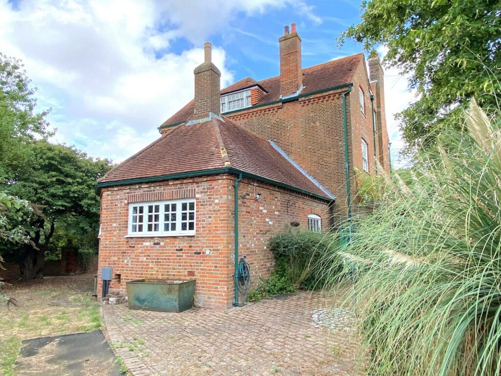 Additional image 34 of Thong Lane, Shorne,