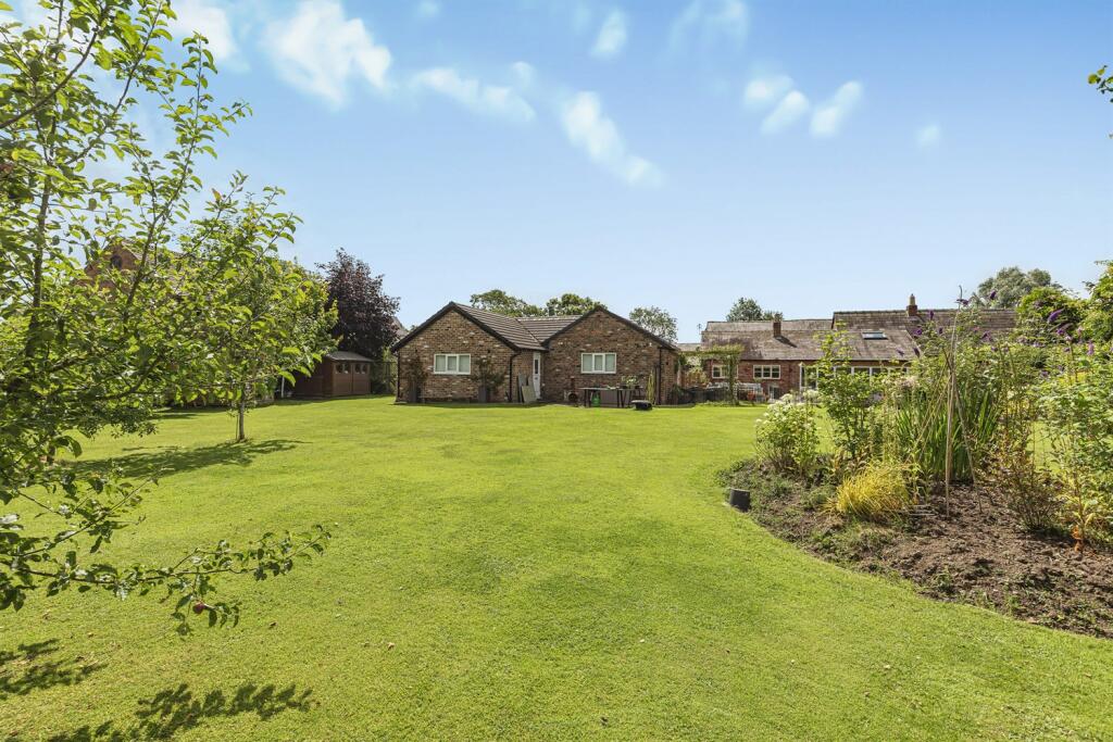 Additional image 40 of Holmes Chapel Road, Lach Dennis