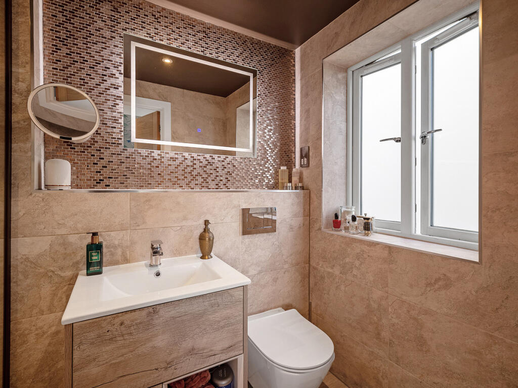 Additional image 18 of Bishops Acre, Lighthorne, Warwickshire CV35 0FH