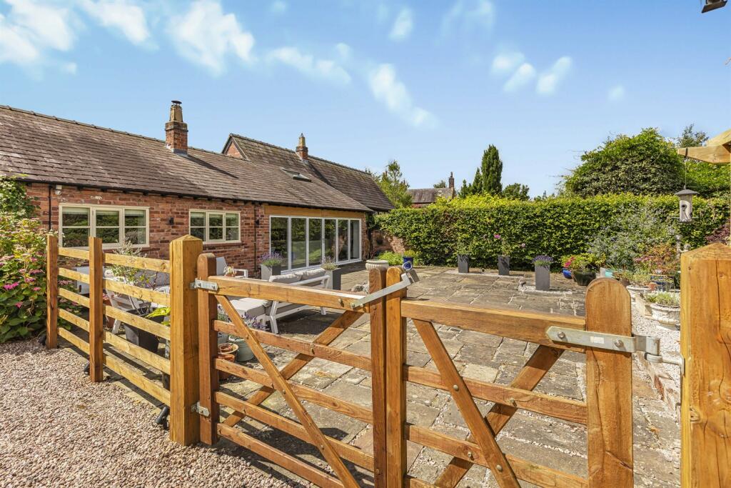 Additional image 34 of Holmes Chapel Road, Lach Dennis