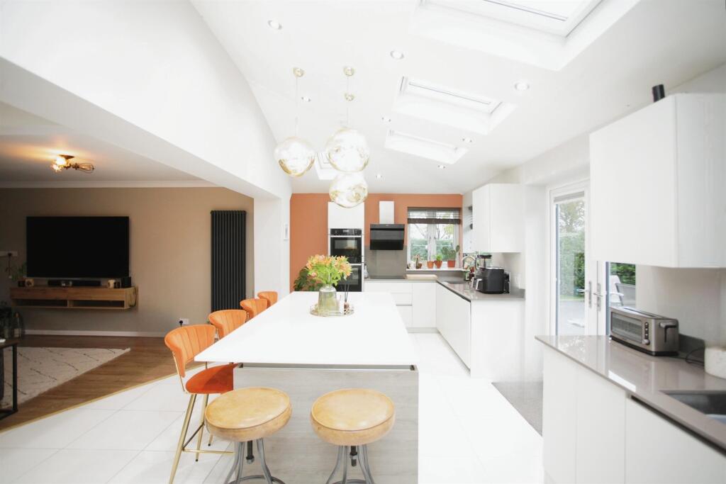 Additional image 7 of Newall Close, Clifton Upon Dunsmore, Rugby