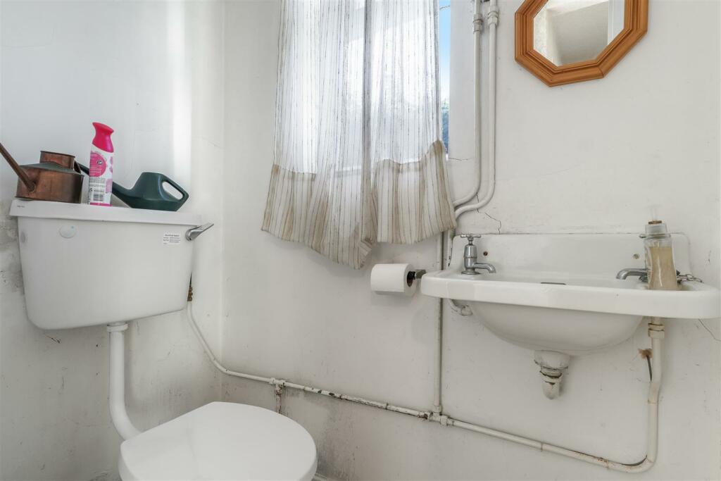 Additional image 4 of Sunningdale Avenue, Kenilworth